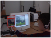 Schüler beim Arbeiten mit dem "WetterGenerator", dessen Trackingdaten danach mit ActivityClocks visualisiert wurden.